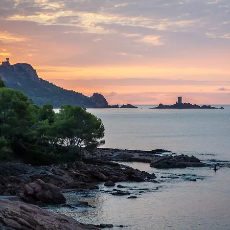 Sowell La Hotell Saint-Raphaël