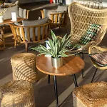 Sowell La Отель Сен-Рафаэль
