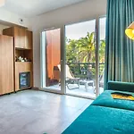 Sowell La 4* Сен-Рафаэль