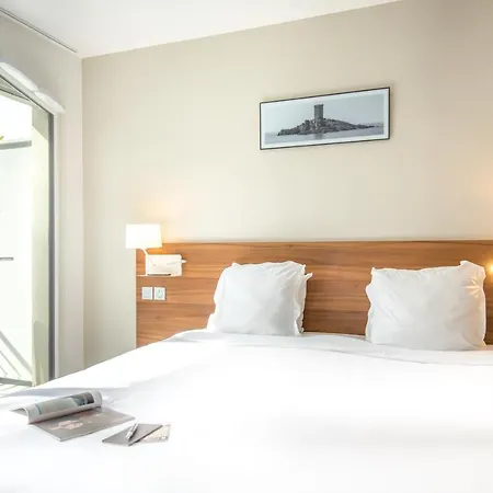 Sowell La Hotel