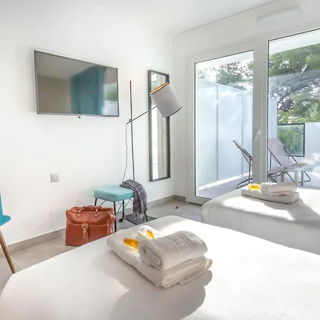 Sowell La 4* Saint-Raphael (Var)