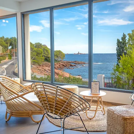 Sowell La 4* Saint-Raphael (Var)