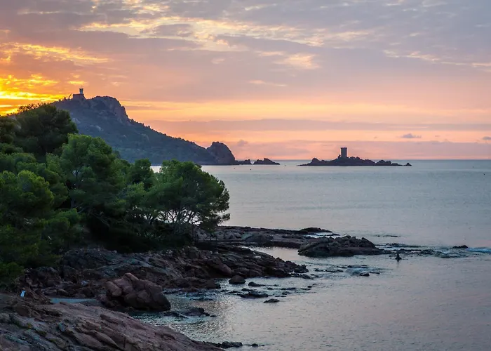 Sowell La Hotel Saint-Raphaël